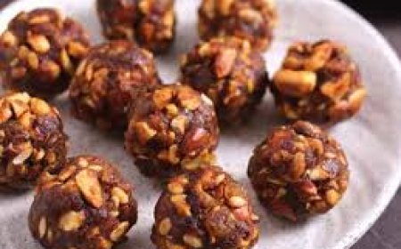 நட்ஸ்  லட்டு ரெசிபி (Nuts Laddoo Recipe in Tamil)