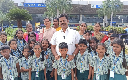 தென்காசி அரசுப் பள்ளி தலைமை ஆசிரியர் ஐந்தாம் வகுப்பு மாணவர்களின் கனவை நிறைவேற்றி, விமானத்தில் சென்னைக்கு அழைத்துச் சென்றார்