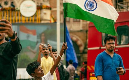 Republic Day 2025 Speech : குடியரசு தின பேச்சுப் போட்டியில் கலக்க வேண்டுமா? உங்களை தனித்துவமாக காட்டும் உரை இதோ