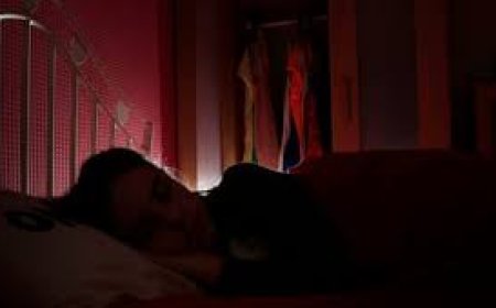 Dark room sleep benefits: வெளிச்சம் இல்லாத இருட்டான அறையில் நாம் ஏன் தூங்கணும் தெரியுமா?