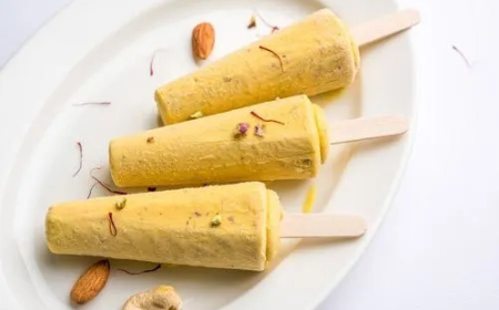 வெயிலுக்கு இதமா மாம்பழ குச்சி ஐஸ் இப்படி வீட்டிலே செய்து பாருங்க! மாம்பழ சீசன் வந்துவிட்டது!