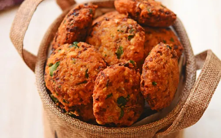 மொறுமொறுப்பான முப்பருப்பு வடை ரெசிபி... ஒரு தடவ செஞ்சு பாருங்க... வீட்ல எல்லாரும் விரும்பி சாப்பிடுவாங்க...!