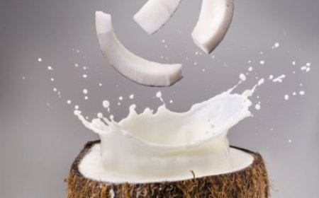 கொளுத்துற வெயிலுக்கு 1/2 மூடி தேங்காய் வெச்சு.. ஜில்லுன்னு ஒருடைம் இத செஞ்சு குடிச்சு பாருங்க..