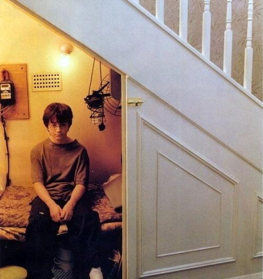 The Magic of Harry Potter: A Journey Through Love, Friendship, Courage, and Sacrifice - ஹாரி பாட்டரின் மாயாஜாலம்: காதல், நட்பு, ஊக்கம் மற்றும் தியாகத்தின் பயணம்