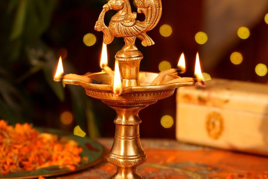 வீட்டில் விளக்கு ஏன் ஏற்றுகிறோம்? ஒளிக்குப் பின்னால் இருக்கும் அழகான தமிழர் பாரம்பரியம்!